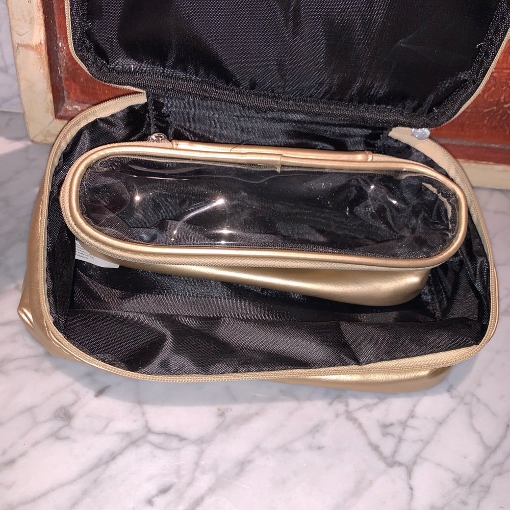💕ZIPPERED GOLD COSMETIC/JEWELRY BAG💕NEVER USED!!EXCELLENT CONDITION!! - Picture 5 of 7